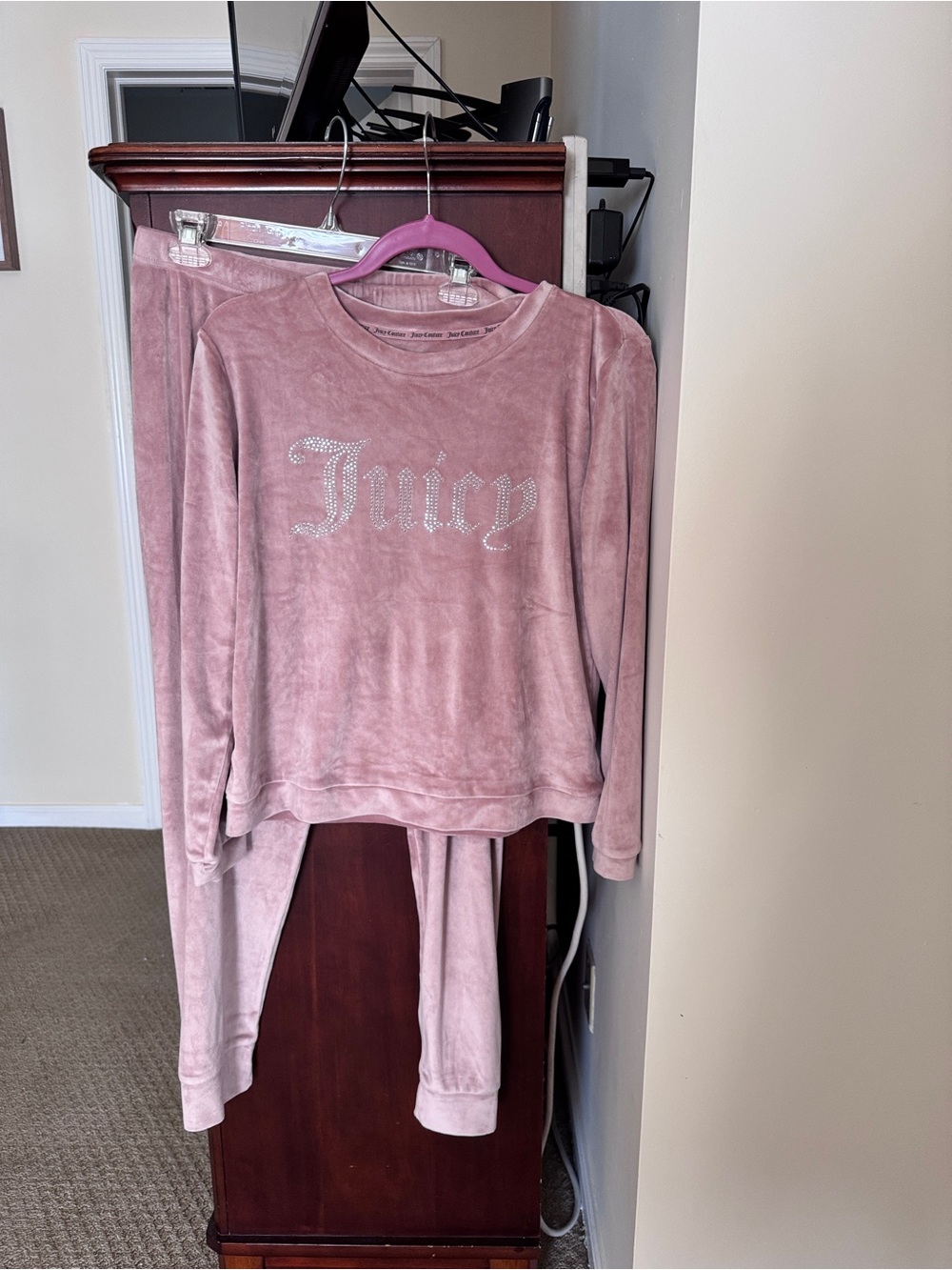Juicy Couture Dusty Rose Velour Crystal Logo Lounge Top